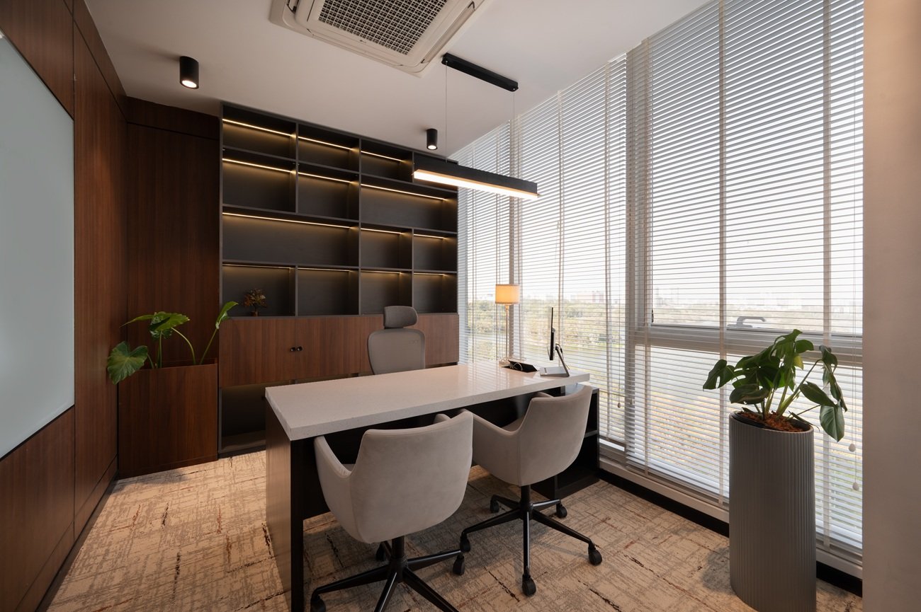 The Politics of Corner Cabins What Office Layout Says About Power