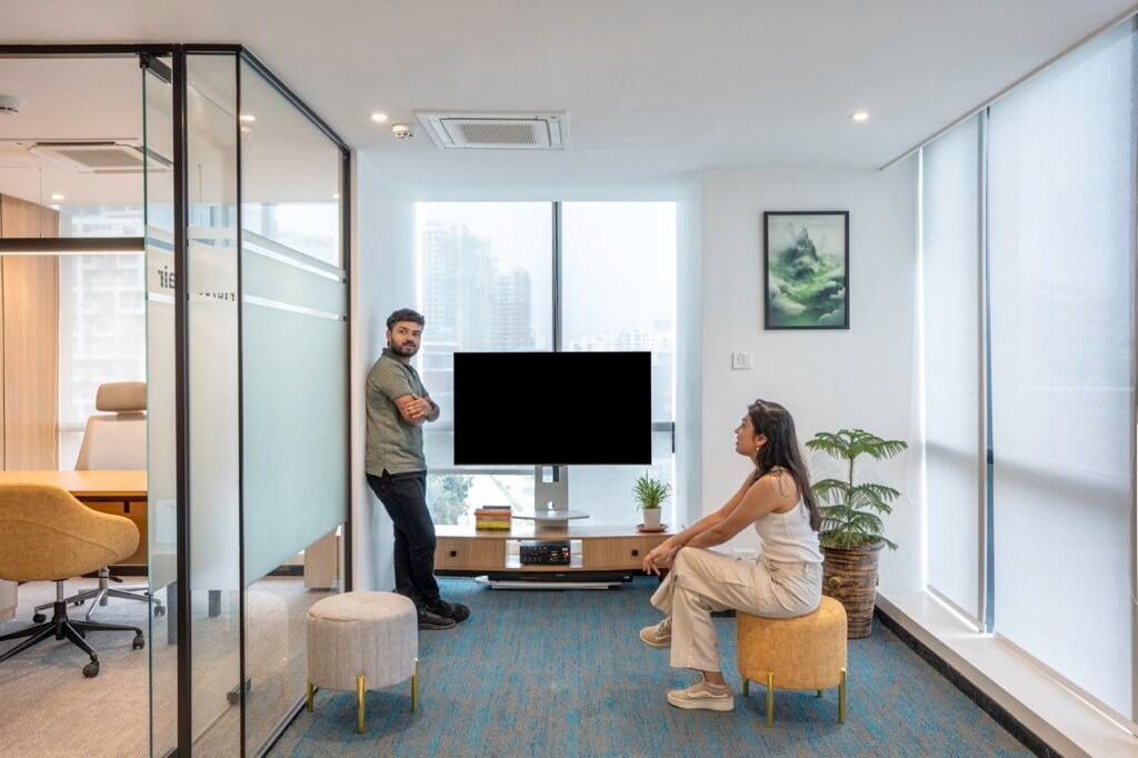 Design & Build vs Traditional Interior Contracting Which Approach Is Right for Your Office?